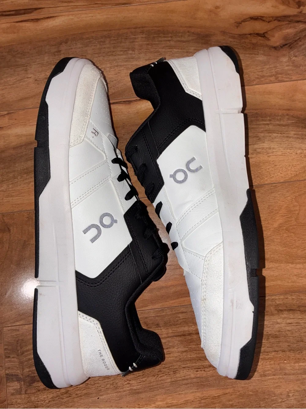 On Cloud Men’s The Roger Clubhouse Athletic Sneaker Shoes, white/black - size 12